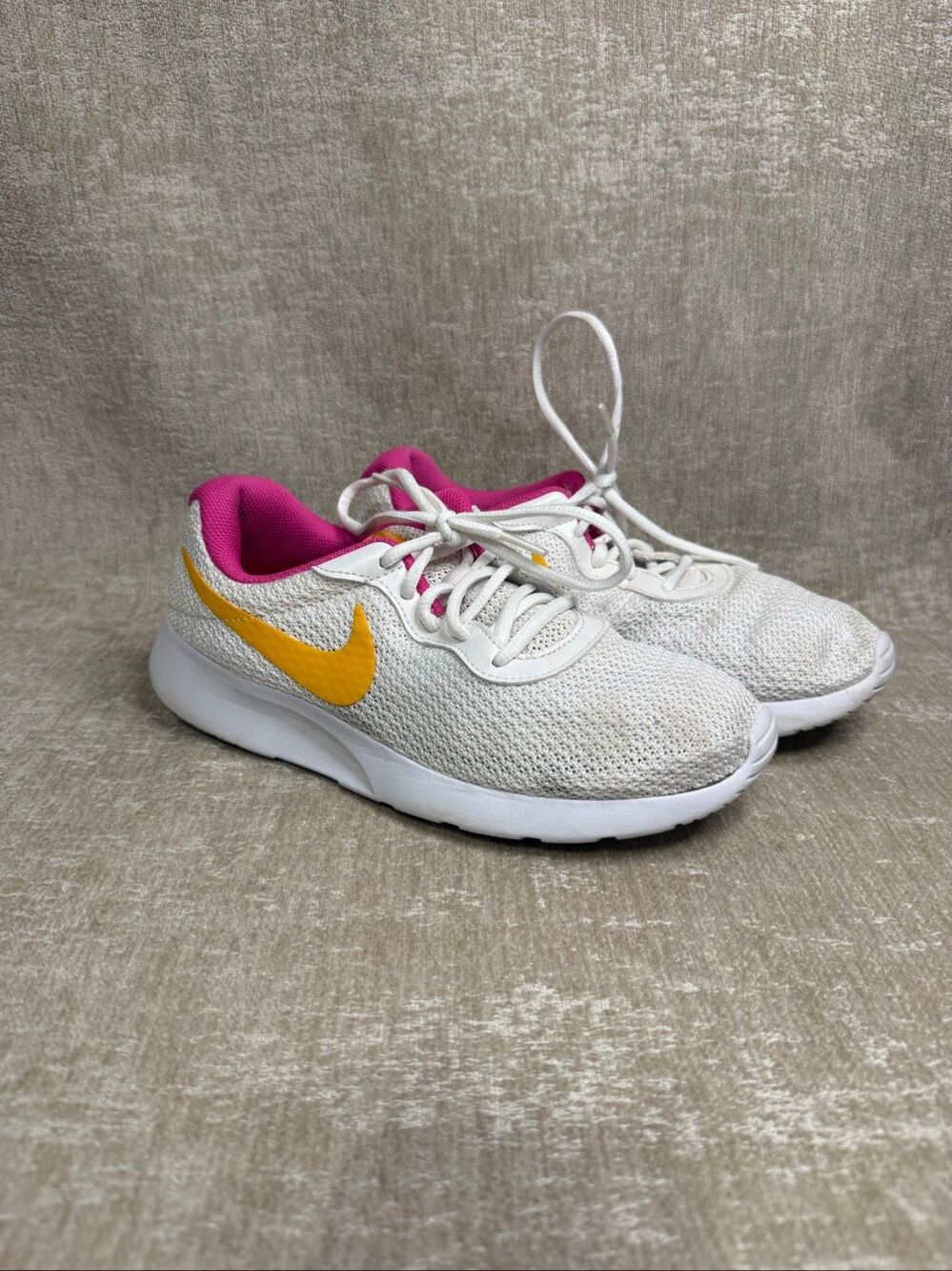 Nike Womens Tanjun Mesh Athletic Running Shoes Sneakers Pink White Size 9